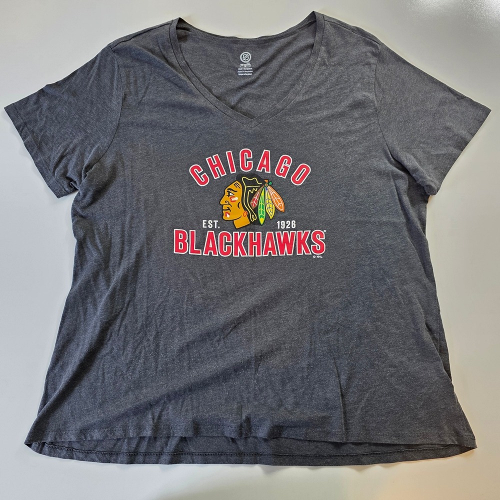 NHL Chicago Blackhawks Womens 2XL V-Neck Graphic T-Shirt Charcoal Grey Heather